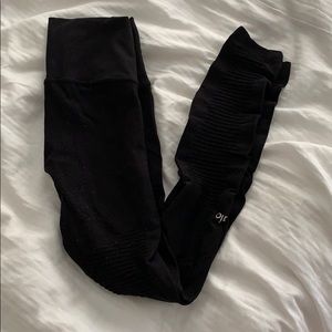 Alo Yoga Motto Leggings